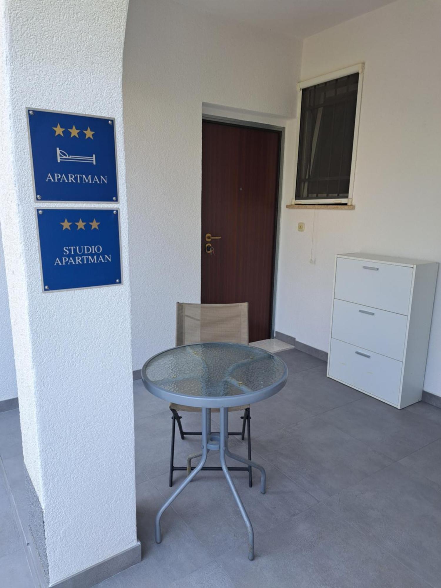 Apartment Elinor 2 Rovinj Exterior photo
